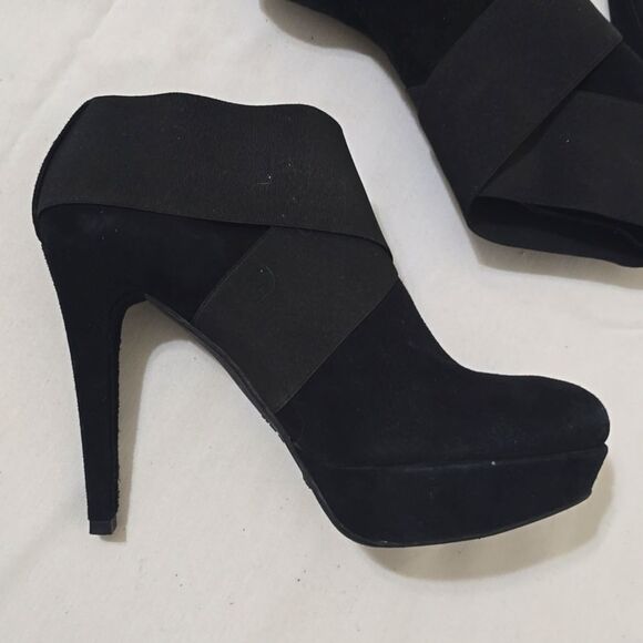 Stuart Weitzman | Kilgore black suede ankle boots 7.5 - Picture 2 of 12